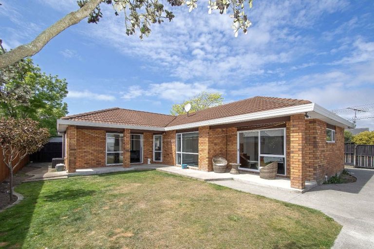 Photo of property in 33 Sylvia Street, Parklands, Christchurch, 8083