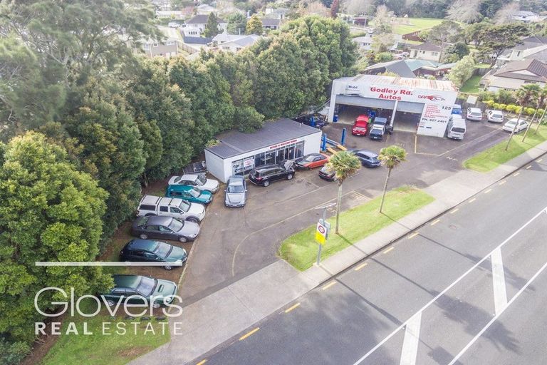 Photo of property in 125 Godley Road, Green Bay, Auckland, 0604