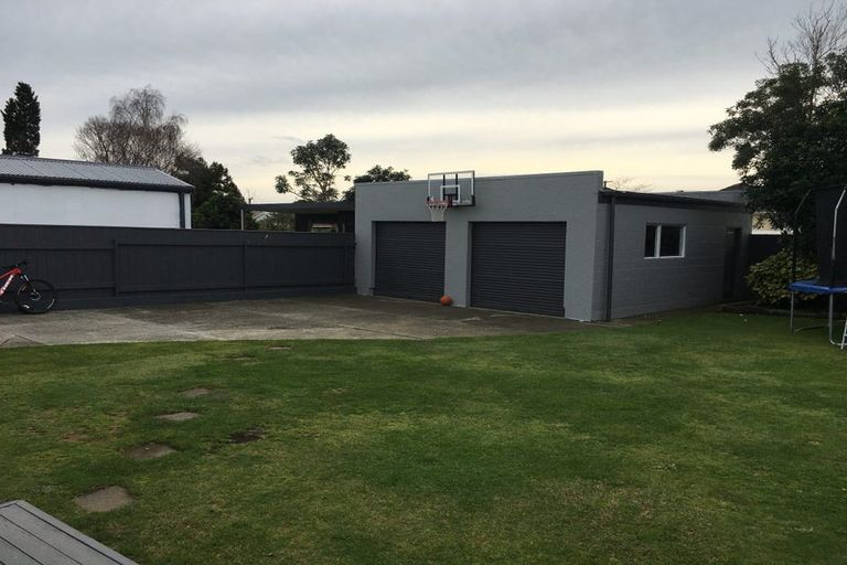 Photo of property in 41 Karaka Crescent, Levin, 5510