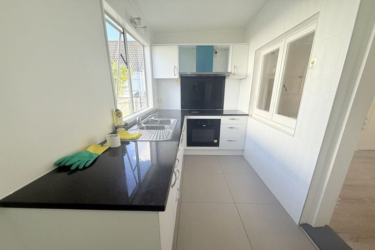 Photo of property in 76 Browns Bay Road, Rothesay Bay, Auckland, 0630