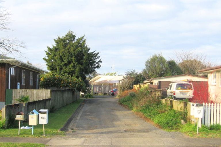 Photo of property in 70 Oakfield Crescent, Pukete, Hamilton, 3200