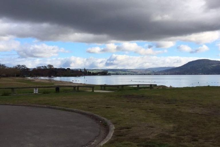 Photo of property in 8a Willow Avenue, Hannahs Bay, Rotorua, 3010