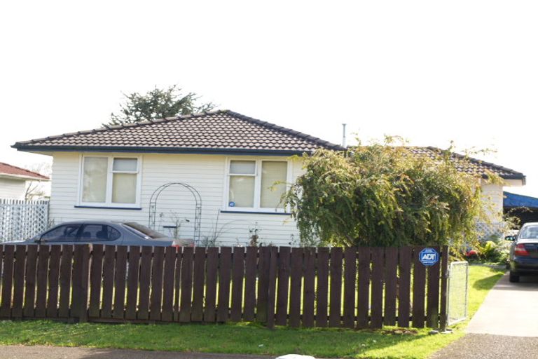Photo of property in 17 Calthorp Close, Favona, Auckland, 2024