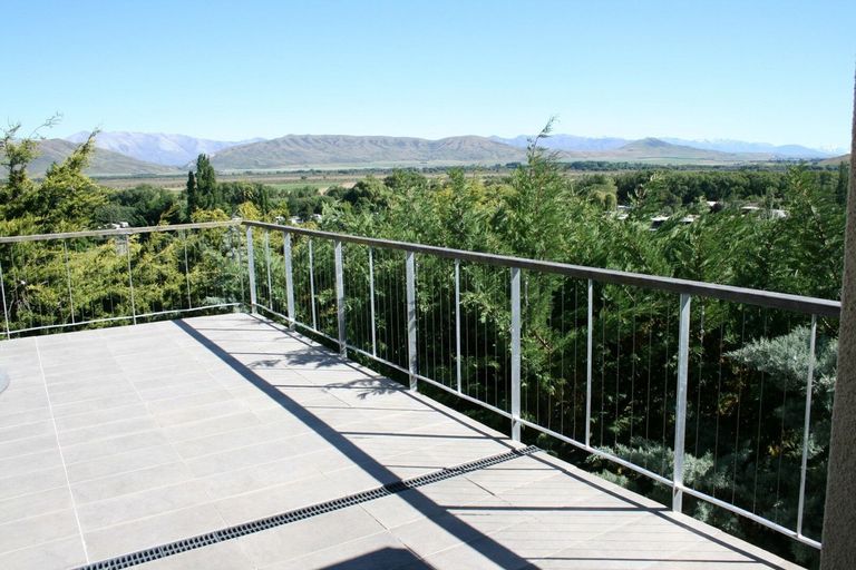 Photo of property in 22 Sutherland Road, Omarama, 9412