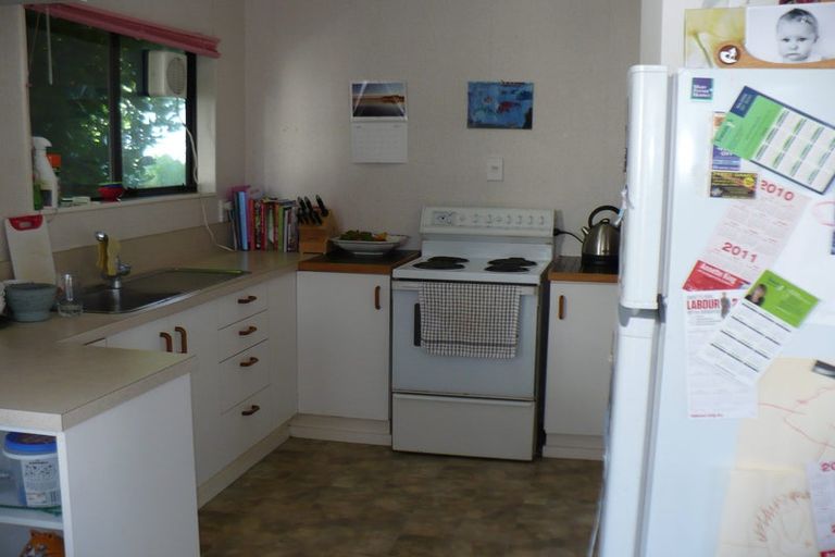 Photo of property in 152 Queens Drive, Lyall Bay, Wellington, 6022