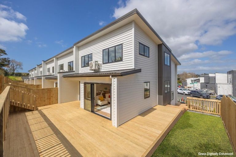 Photo of property in 7/11 Rengarenga Rise, Fairview Heights, Auckland, 0632