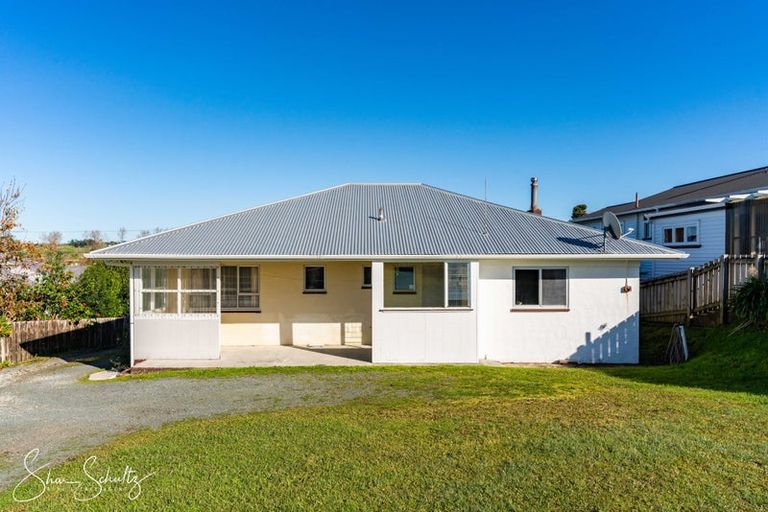 Photo of property in 30 Bickerstaffe Road, Maungaturoto, 0520