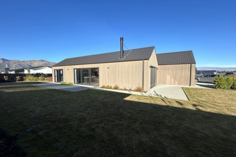 Photo of property in 4 Teal Place, Lake Hawea, Wanaka, 9382