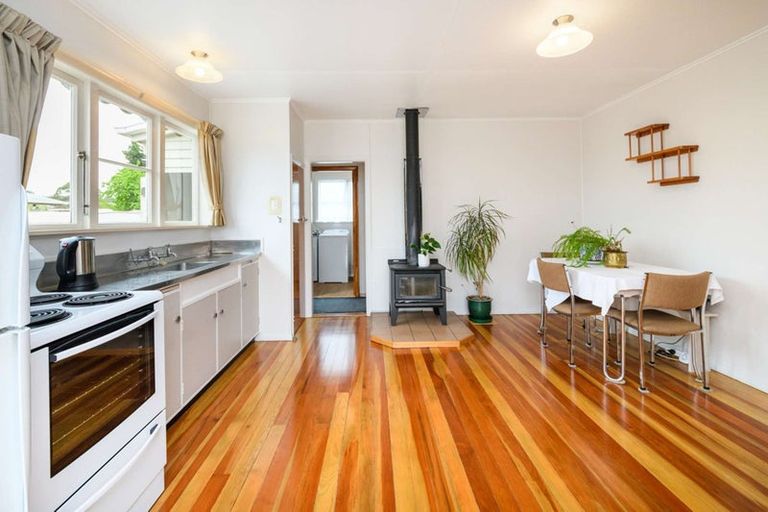 Photo of property in 8 Freyberg Street, Feilding, 4702