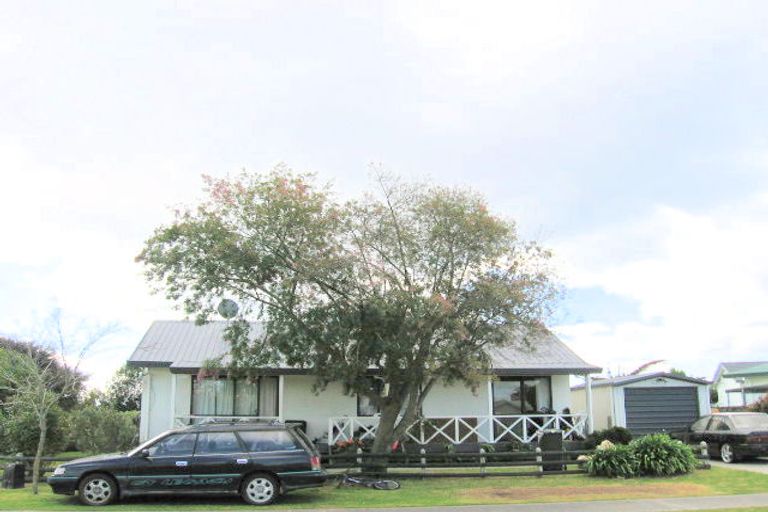 Photo of property in 23 Longstead Avenue, Papamoa Beach, Papamoa, 3118