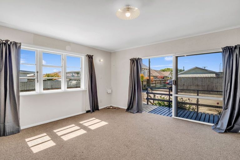 Photo of property in 556b Queen Street East, Levin, 5510