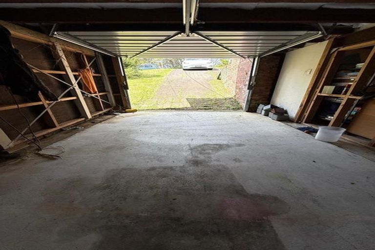 Photo of property in 205 Titirangi Road, Titirangi, Auckland, 0604