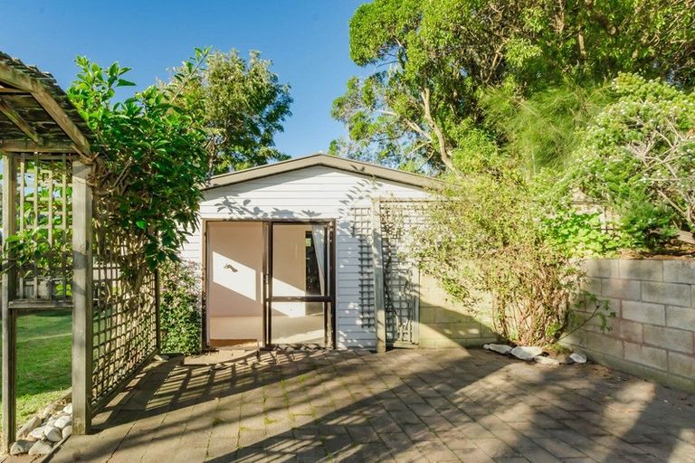 Photo of property in 38 Hicks Crescent, Waikanae Beach, Waikanae, 5036