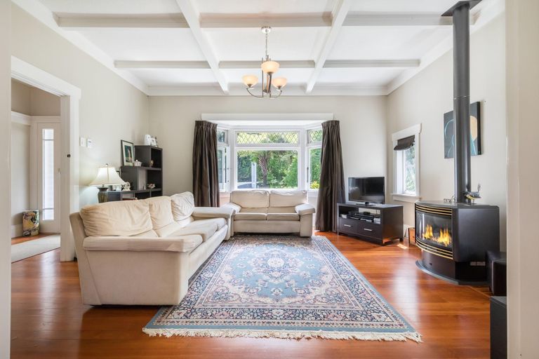 Photo of property in 360 Huia Road, Titirangi, Auckland, 0604