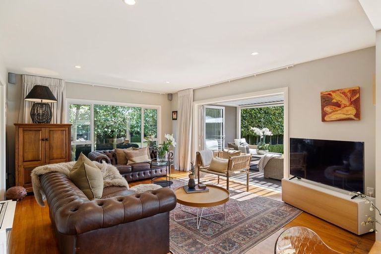 Photo of property in 118 Hamilton Avenue, Ilam, Christchurch, 8041