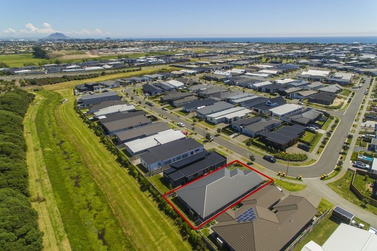 Photo of property in 67 Awatira Drive, Papamoa Beach, Papamoa, 3118