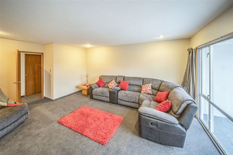 Photo of property in 23 Althorp Place, Avonhead, Christchurch, 8042