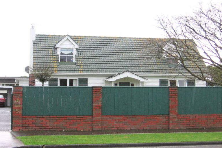 Photo of property in 5 Hardie Street, Hokowhitu, Palmerston North, 4410