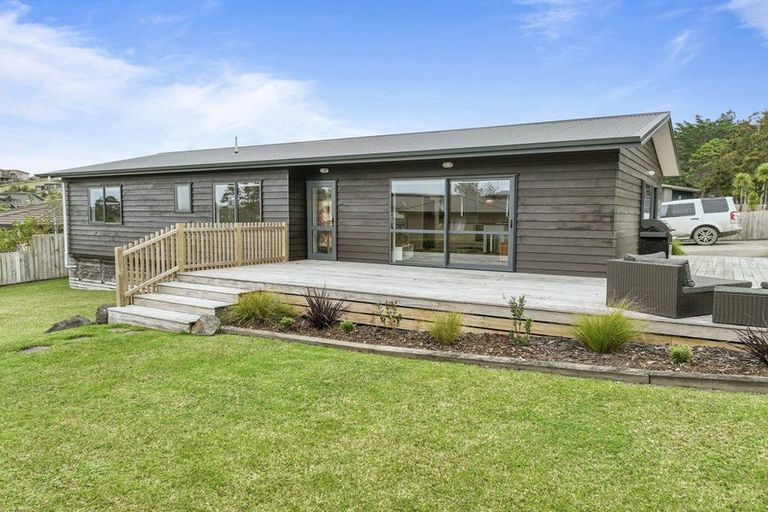 Photo of property in 11 Wharuka Glade, Mangawhai, 0505