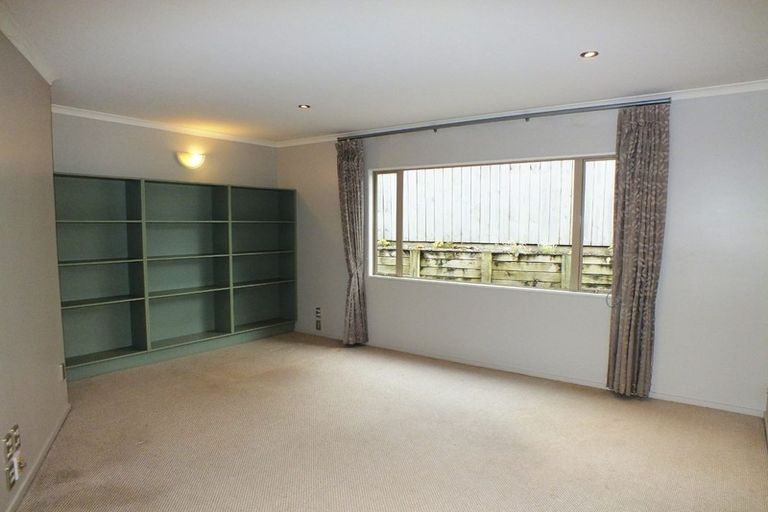 Photo of property in 6/126 Whangaparaoa Road, Red Beach, 0932