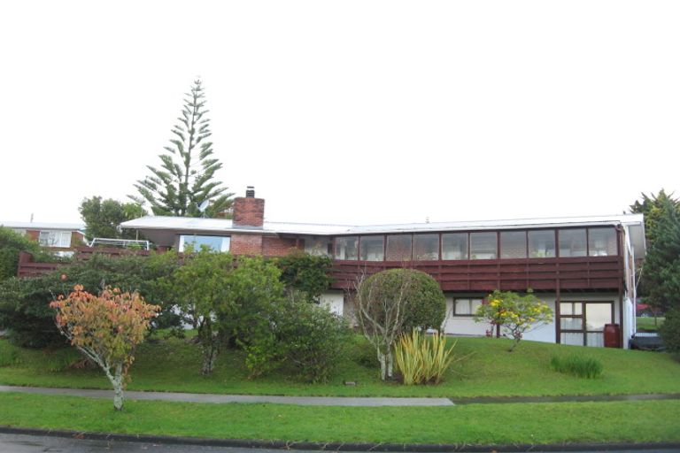 Photo of property in 27 Cheriton Road, Mellons Bay, Auckland, 2014