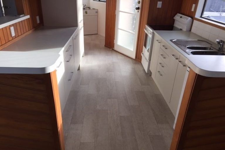 Photo of property in 94 Stanley Road, Glenfield, Auckland, 0629