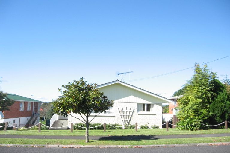 Photo of property in 1/13 Portadown Avenue, Pakuranga Heights, Auckland, 2010