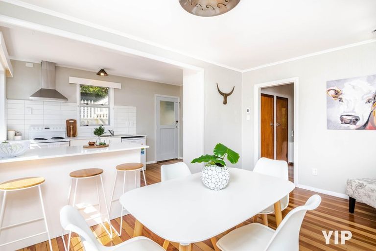 Photo of property in 102 Helston Road, Paparangi, Wellington, 6037