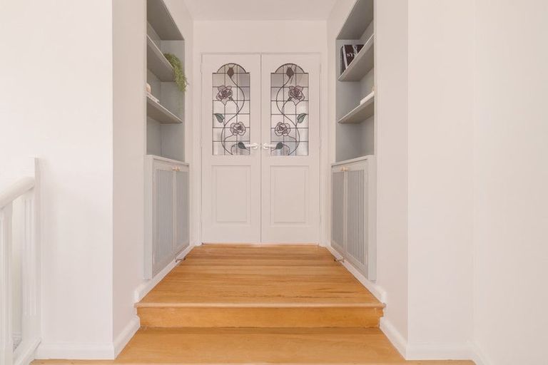 Photo of property in 20 Derrett Place, Saint Martins, Christchurch, 8022