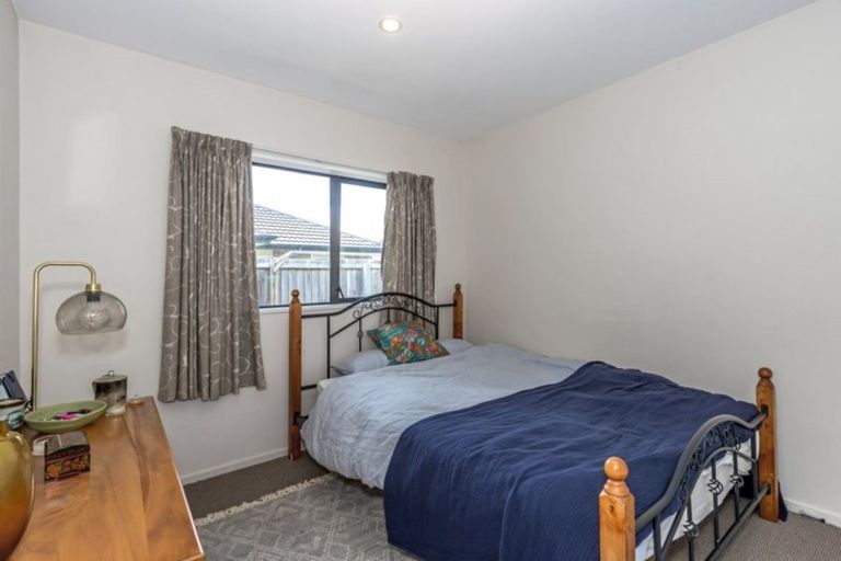 Photo of property in 6 Saint Peters Close, Woolston, Christchurch, 8062