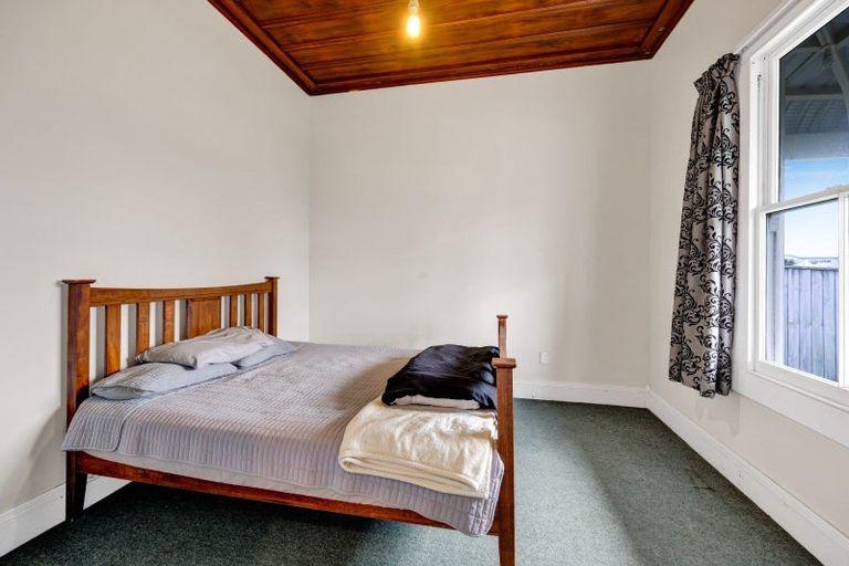 Photo of property in 6 Tawhiti Road, Hawera, 4610