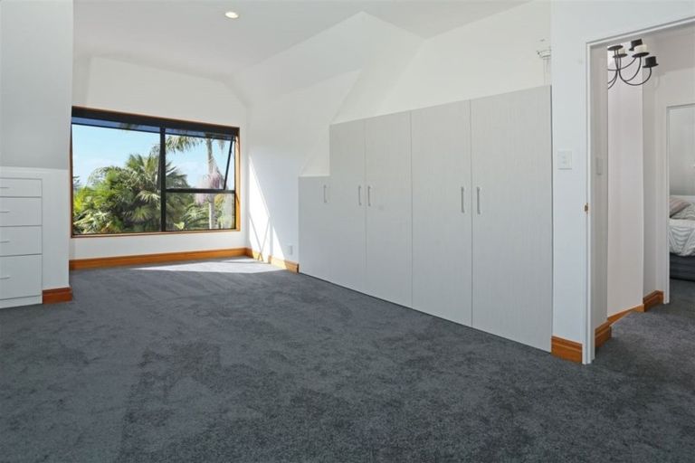 Photo of property in 22 Rimu Road, Oratia, Auckland, 0604
