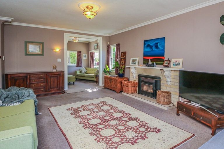 Photo of property in 67 Mako Mako Road, Levin, 5510