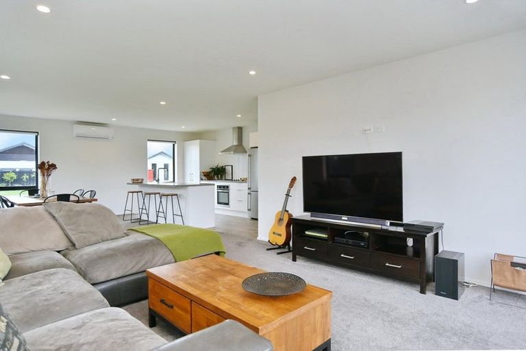 Photo of property in 8 Fearne Drive, Woodend, 7610