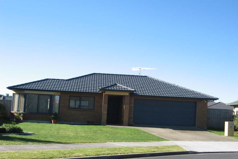 Photo of property in 24 Glencalder Place, Wattle Downs, Auckland, 2103