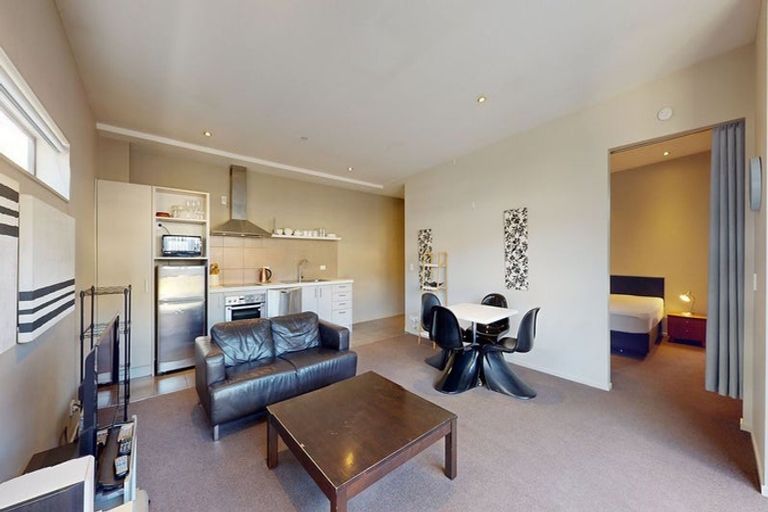 Photo of property in 12 Majoribanks Street, Mount Victoria, Wellington, 6011