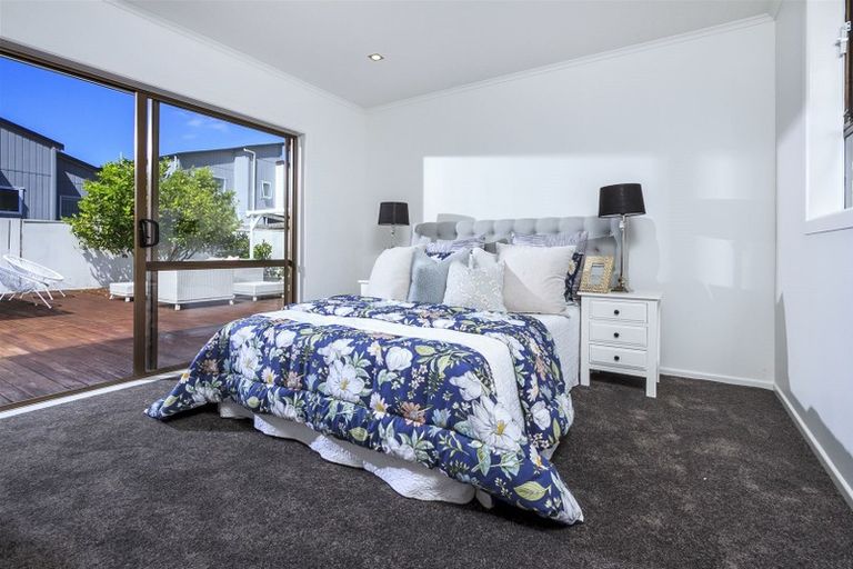 Photo of property in 32a Becroft Drive, Forrest Hill, Auckland, 0620