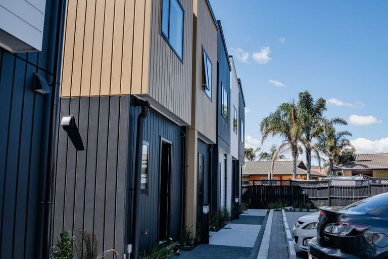 Photo of property in 32/47a Huntington Drive, Huntington Park, Auckland, 2013