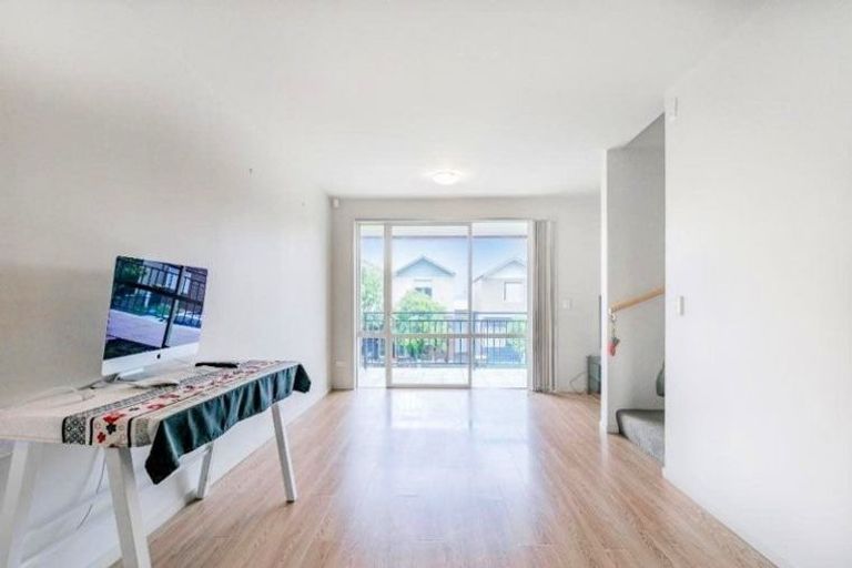 Photo of property in 39 Kirikiri Lane, East Tamaki, Auckland, 2013