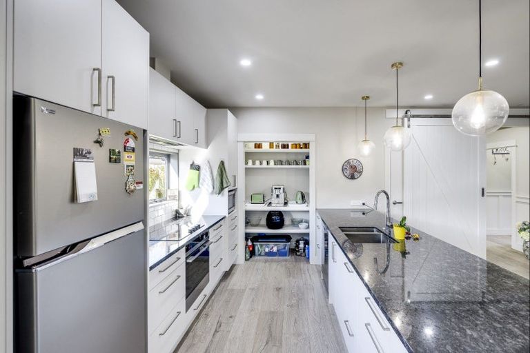 Photo of property in 2 Hurunui Drive, Te Awa, Napier, 4110