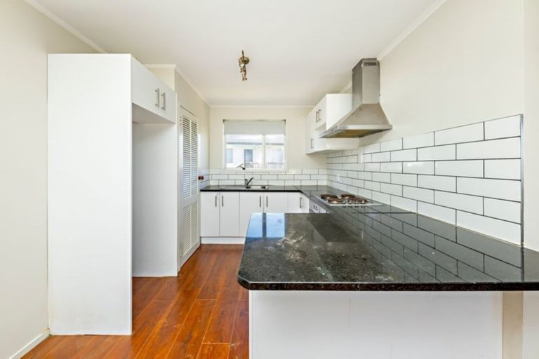 Photo of property in 14 Frobisher Way, Clendon Park, Auckland, 2103