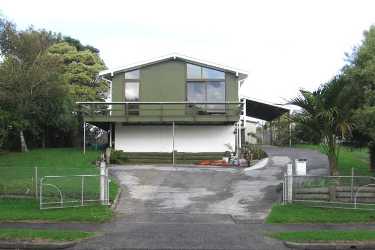 Photo of property in 5 George Herring Place, Glen Eden, Auckland, 0602
