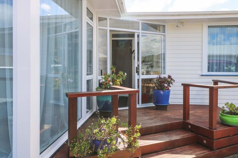 Photo of property in 5 Holyoake Crescent, Avalon, Lower Hutt, 5011