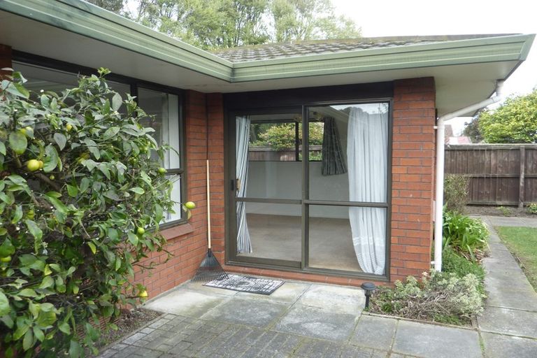 Photo of property in 2/68 Sabys Road, Halswell, Christchurch, 8025