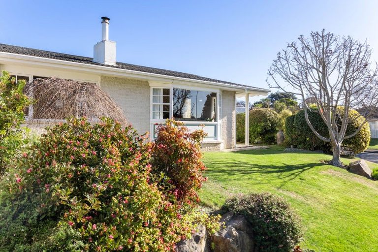 Photo of property in 1 Edgewater Street, Waikanae, 5036