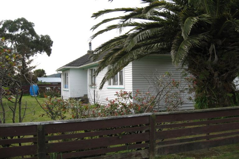 Photo of property in 5 Derwent Street, Wainuiomata, Lower Hutt, 5014