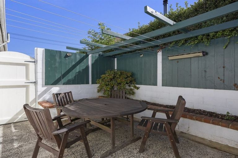 Photo of property in 6 Bernard Street, Kenmure, Dunedin, 9011