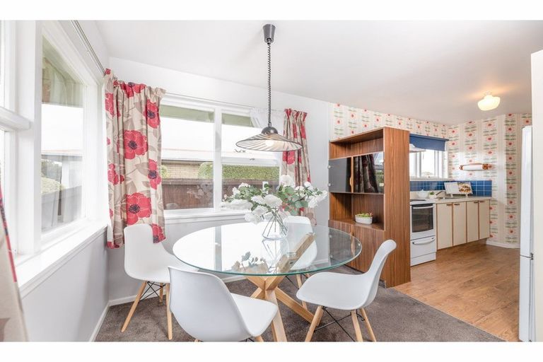 Photo of property in 37 Woodgrove Avenue, North New Brighton, Christchurch, 8083