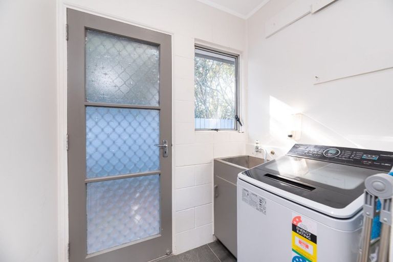 Photo of property in 3/1 Tawa Road, Te Atatu Peninsula, Auckland, 0610