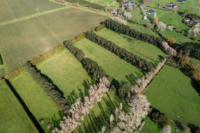 Photo of property in 792 Waitakere Road, Kumeu, 0891